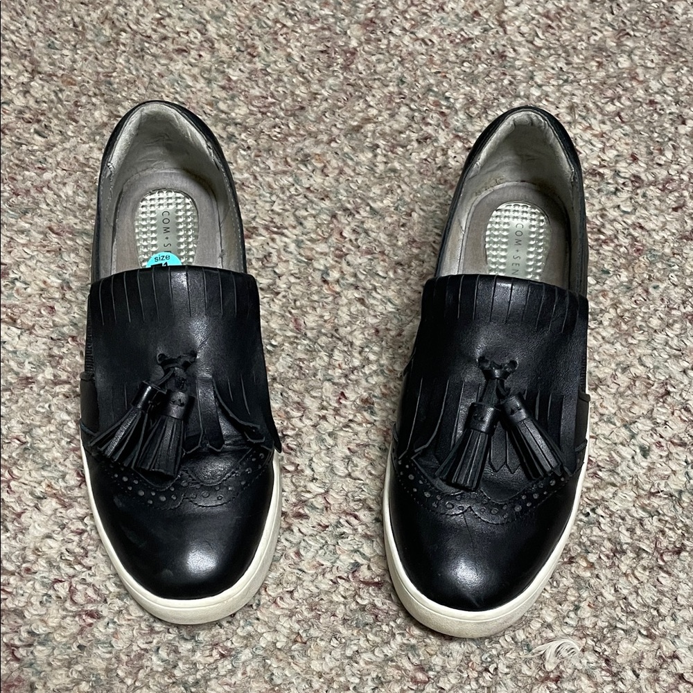 Com + sens Black leather Tassel Slip-On rubber wedge Shoes